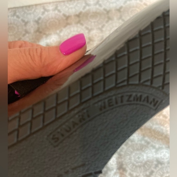 Stuart Weitzman~Black Patent Leather Thong Wedge Sandal~Matte Over Strap~Size 9 - Picture 15 of 16